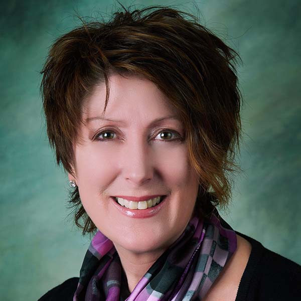 Headshot IV Leandra Nisbet